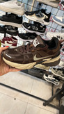 کفش و کتانی زنانه وی تو کی رنگ موکا nike v2k run