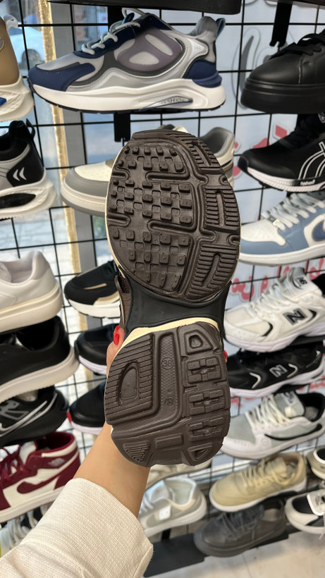 کفش و کتانی زنانه وی تو کی رنگ موکا nike v2k run