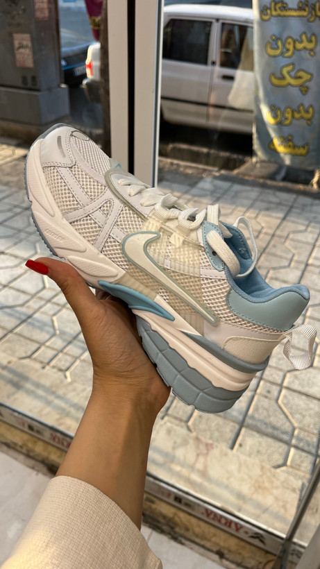 کفش و کتانی نایک مدل v2k run رنگ سفید وآبی پاستیلی