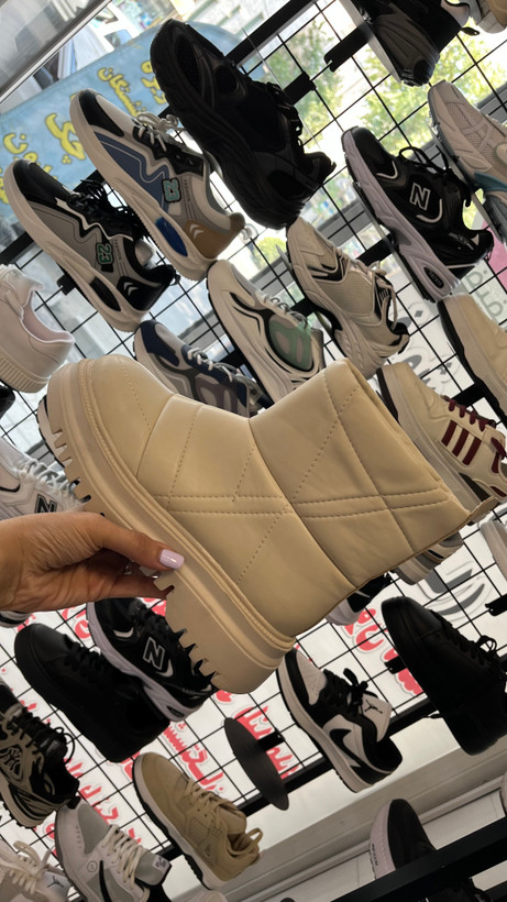 نیم بوت زنانه برند زارا رنگ کرمی ZARA