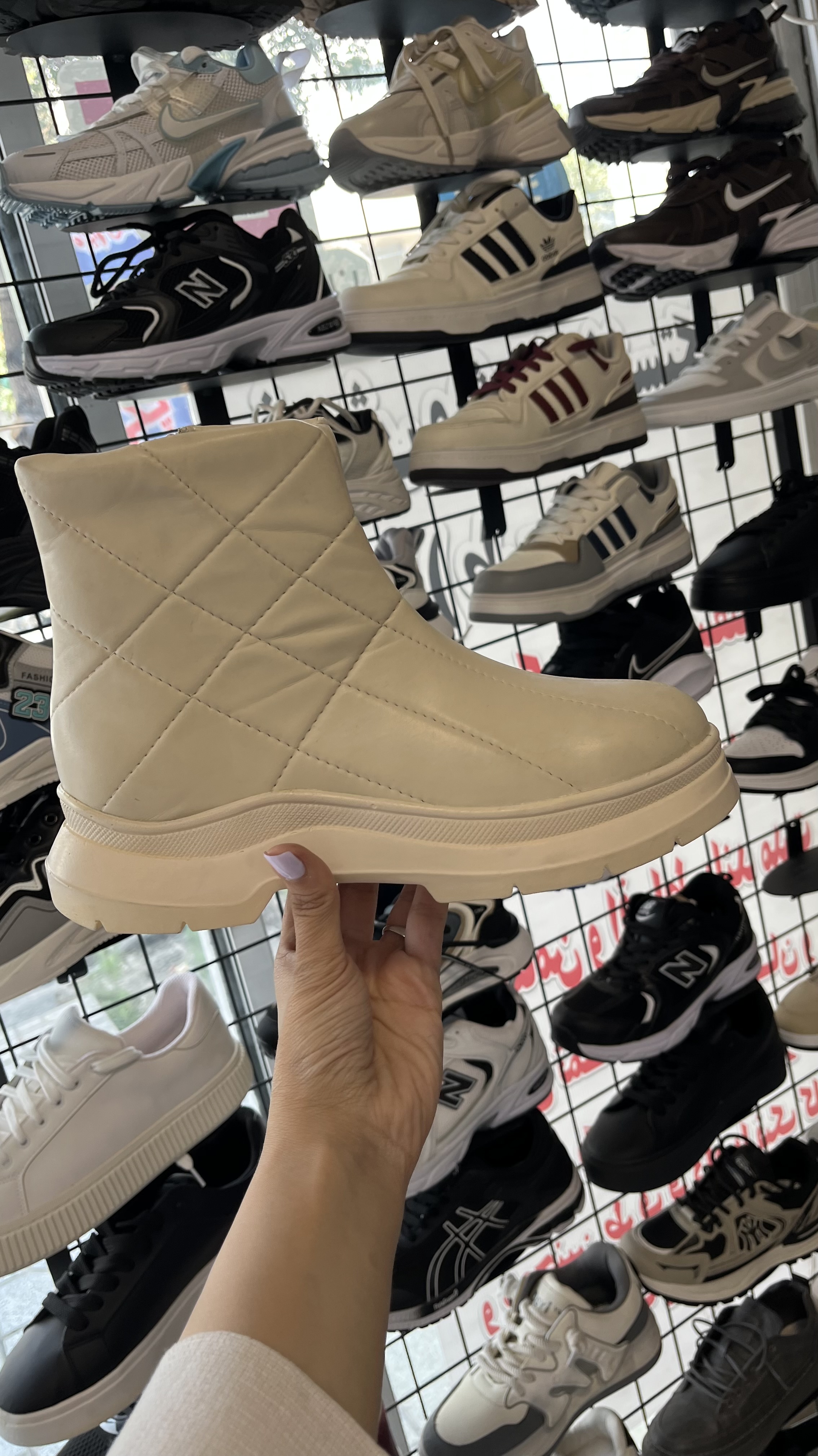 نیم بوت زنانه برند زارا رنگ کرمی ZARA