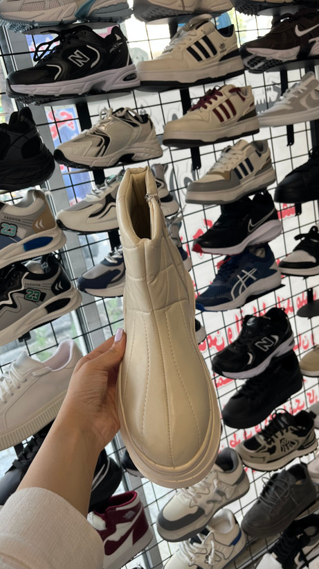نیم بوت زنانه برند زارا رنگ کرمی ZARA