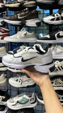 کفش و کتانی نایک مدل v2k run رنگ سفید ومشکی
